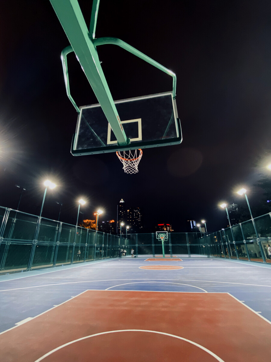 01:128月5日，在山东青岛举行的2019-2020赛季中国男子篮球职业联赛（CBA）季后赛半决赛首轮比赛中，辽宁本钢队以116比88战胜新疆伊力特队。↑8月5日，辽宁本钢队球员韩德君赛前和队友击掌。新华社记者 朱峥 摄↑8月5日，新疆伊力特队主教练阿的江（中）在比赛中指导球员。新华社记者 李紫恒 摄↑8月5日，新疆伊力特队球员周琦（左）在比赛中防守辽宁本钢队球员韩德君上篮。新华社记者 李紫恒 摄↑8月5日，辽宁本钢队球员高诗岩（下）在比赛中与新疆伊力特队队球员西热力江争球。新华社记者 朱峥 摄↑8月5日，辽宁本钢队球员韩德君（右）、赵继伟（右三）在比赛中争球。新华社记者 朱峥 摄↑8月5日，辽宁本钢队球迷在看台上手举横幅助威。新华社记者 李紫恒 摄↑8月5日，新疆伊力特队主教练阿的江在场边观战。新华社记者 朱峥 摄↑8月5日，辽宁本钢队球员韩德君在比赛后庆祝获胜。新华社记者 朱峥 摄↑8月5日，新疆伊力特队球员俞长栋（右二）在比赛中争球。新华社记者 朱峥 摄↑8月5日，辽宁本钢队球员高诗岩（右）、韩德君（中）和刘志轩在比赛中击掌。新华社记者 朱峥 摄↑8月5日，新疆伊力特队球员周琦（前）在比赛中传球。新华社记者 李紫恒 摄↑8月3日，辽宁本钢队球员梅奥在比赛中。新华社记者 朱峥 摄↑8月5日，新疆伊力特队球员唐才育在比赛中受伤离场。新华社记者 朱峥 摄↑8月3日，辽宁本钢队球员梅奥（左）在比赛中突破。新华社记者 朱峥 摄编辑：夏一方举报/反馈